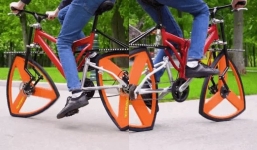 The bike still works with 2 triangular wheels