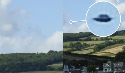 UFO hunter provide a photo of 'definitive evidence' that 'we are not alone'