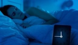 Why you should sleep at the same time every night, according to science
