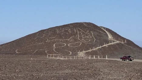 The mystery of the 2,200-year-old giant cat drawing on the high mountain