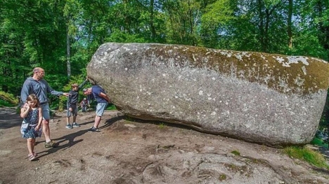 Trembling Rock weighs 137 tons, but anyone can easily move it
