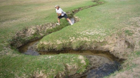 The world's narrowest river: 17 kilometers long but only 4 centimeters wide at the narrowest part, existed 10,000 years ago