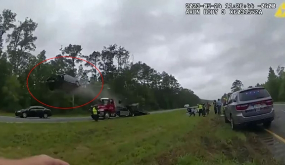 Car launches off tow truck ramp in Florida, soars 36m down the highway