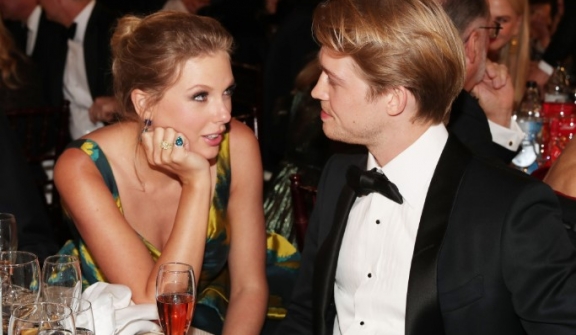 Joe Alwyn opens up about Taylor Swift's split in the  latest interview 