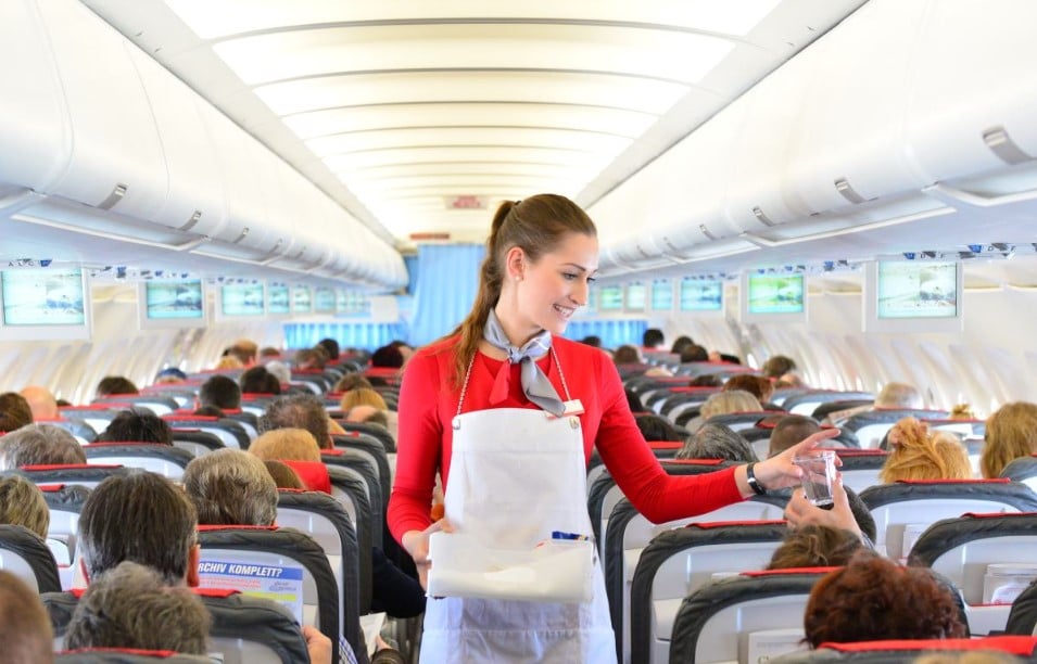 Three things that the flight attendant dislikes passengers doing 1