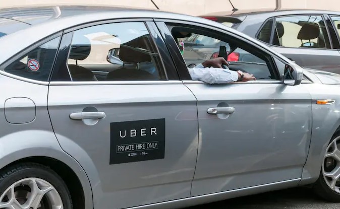 77-year-old Uber driver reveals struggle to make ends meet by sharing weekly earnings 3