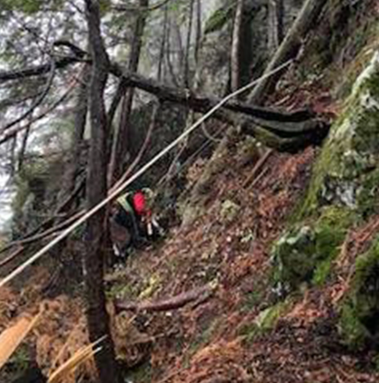 Hiker was stuck on a dangerous cliff after following a fake trail on Google Maps 1