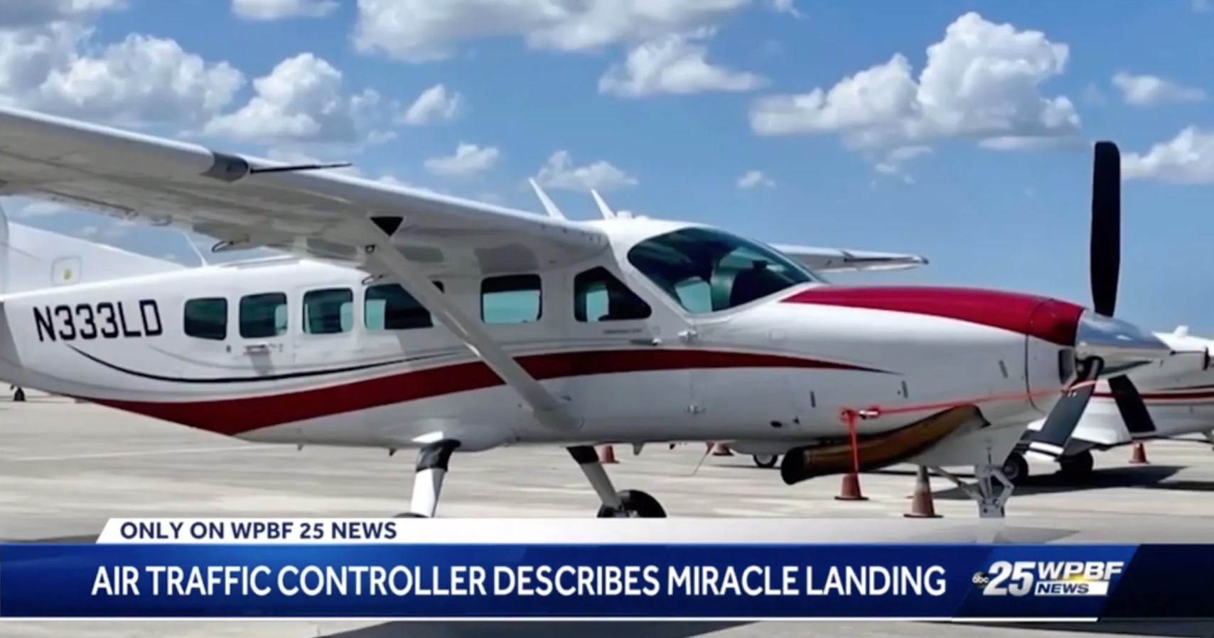 Passenger with no prior experience in flying an airplane successfully lands after the pilot gets sick 1