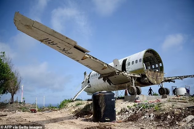 Abandoned Boeing 737 parked in the middle of a field for year and no one knows how it got there 5