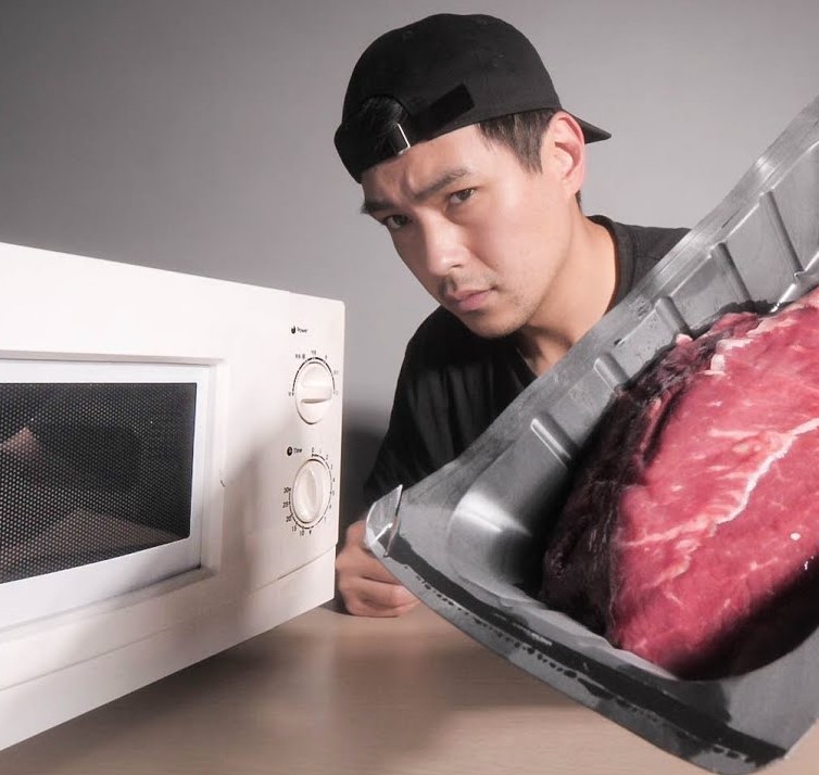 Scientists suggest using microwave to cook the perfect steak 3