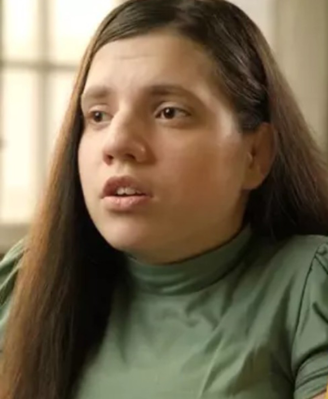 Woman with Dwarf Syndrome mistakenly adopted due to child's appearance 4