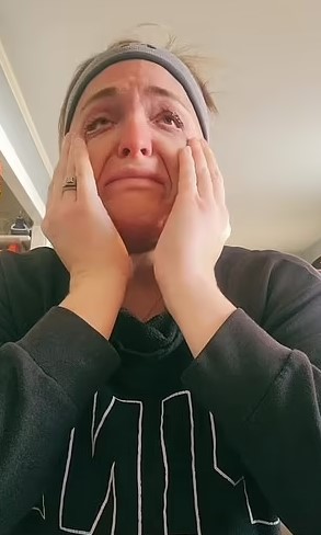 Woman breaks down in tears, lives paycheck-to-paycheck despite earning a good income 1