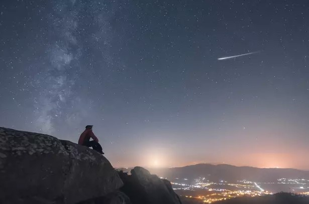 Doorbell camera captured half-ton meteor crashing in Texas with a stunning sonic boom 3