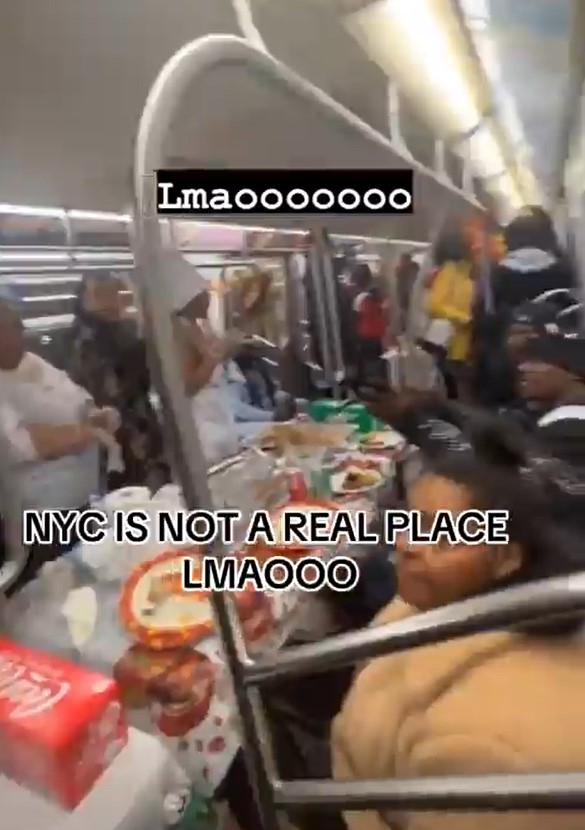 People stunned as NYC locals host lavish Thanksgiving meal on train 4