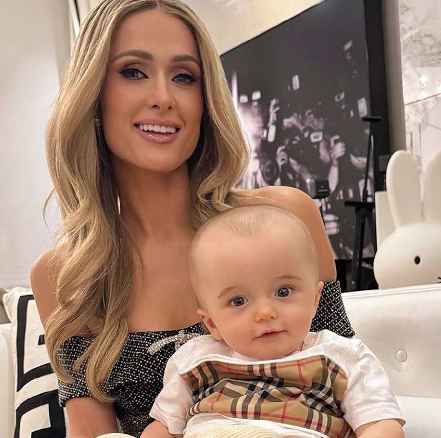 Paris Hilton admits she didn’t change son Phoenix’s diaper until he was a month old, sparking debate on parenting practices 3