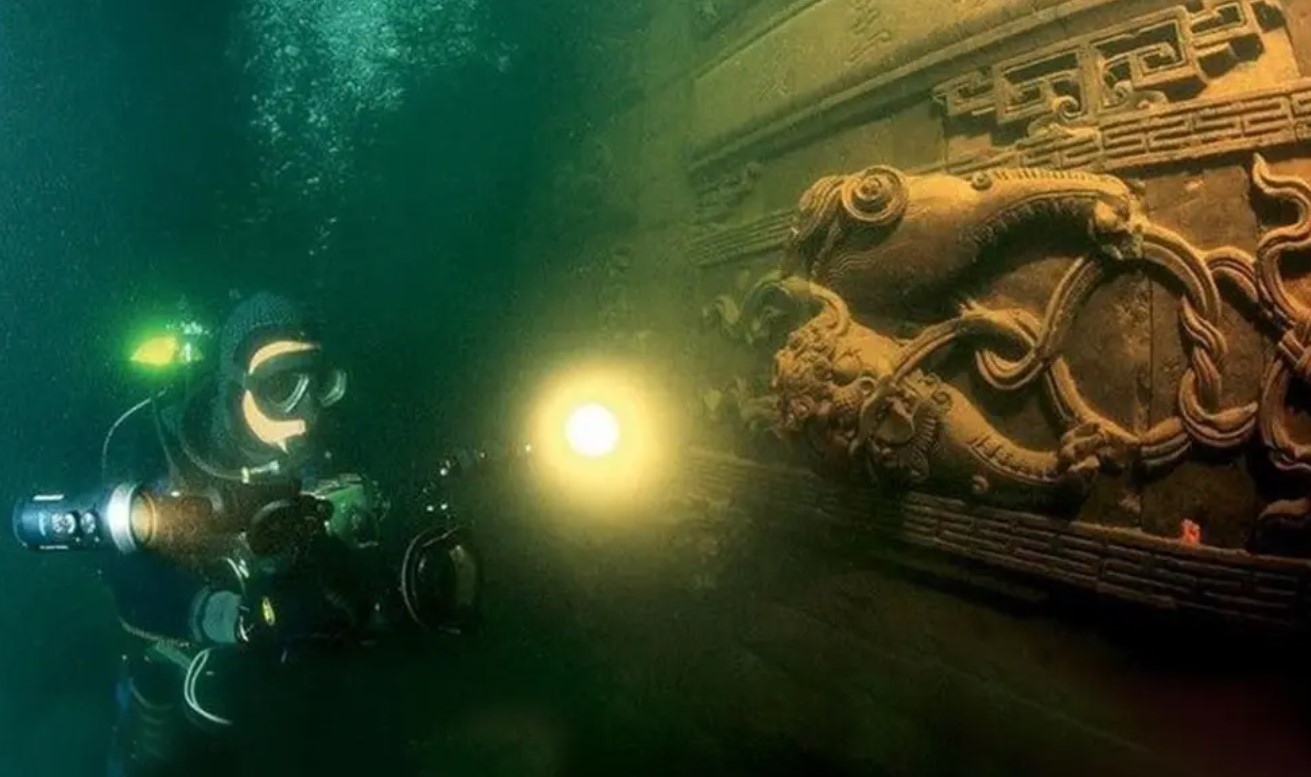Researchers discover perfectly preserved 600-year-old underwater city forgotten for decades 2