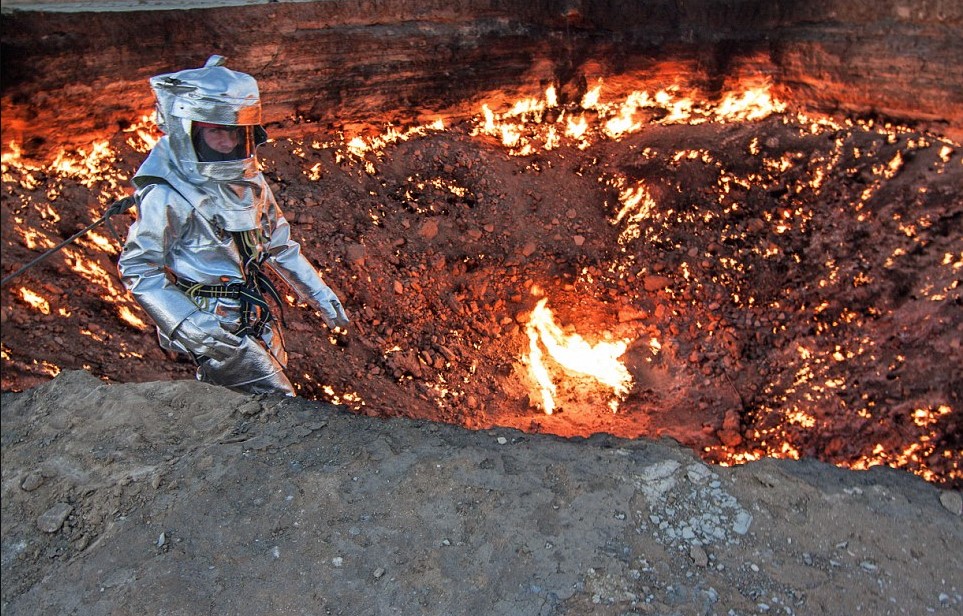 First man enters 1,000C Turkmenistan's 'Door to Hell' discloses the mysteries he found inside 1