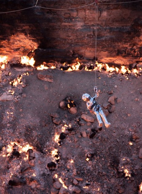 First man enters 1,000C Turkmenistan's 'Door to Hell' discloses the mysteries he found inside 5