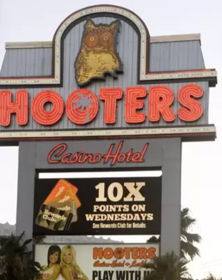 Worker sued Hooters after the company gave her toy Yoda instead of a Toyota car 4
