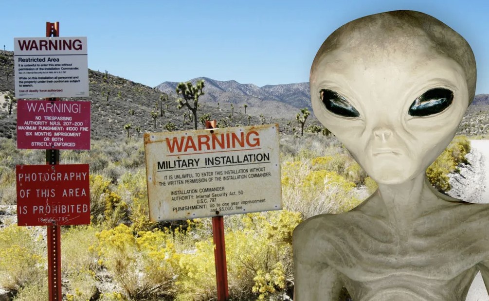 Man reports that egg-shaped UFO the size of an SUV kept at Area 51 4