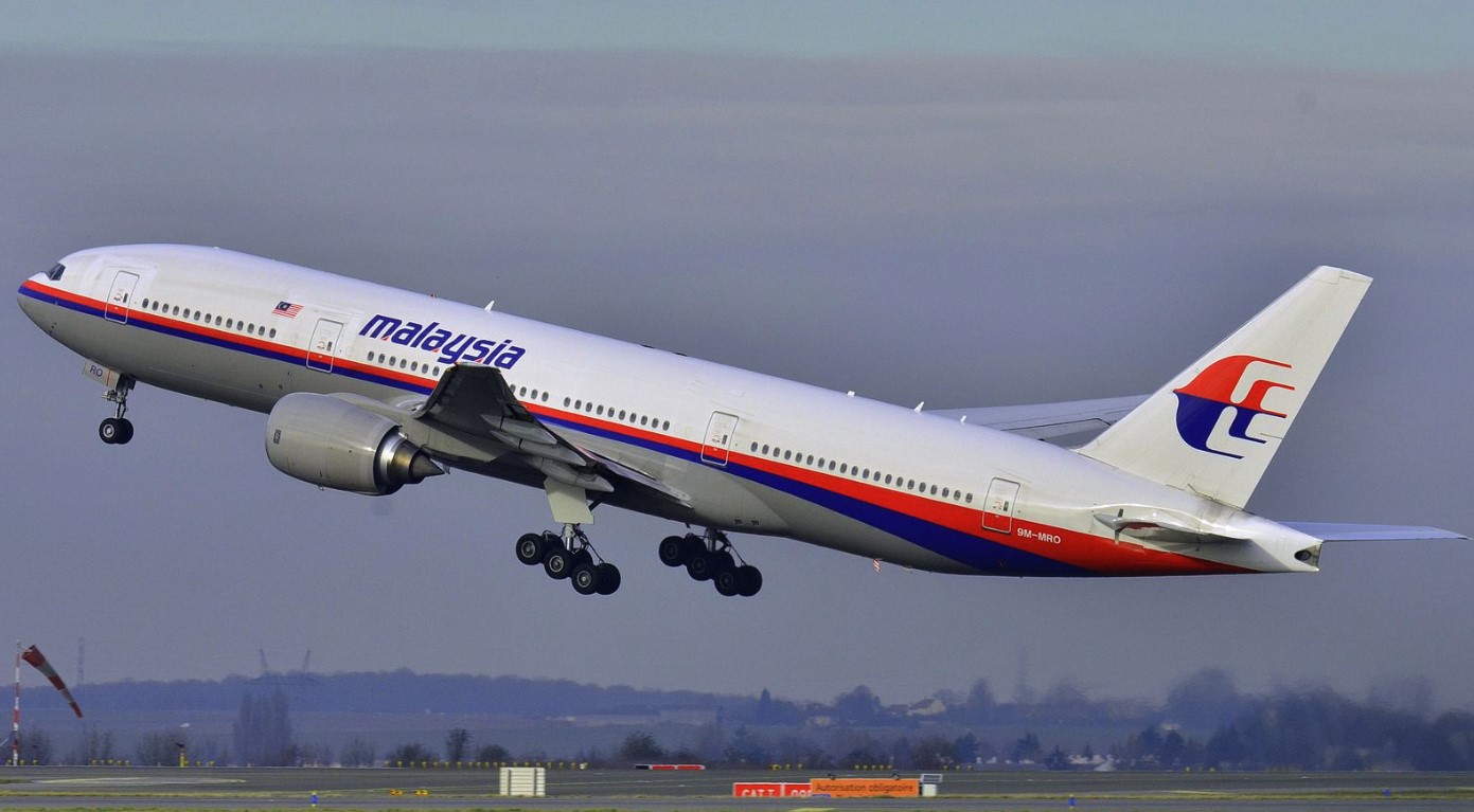 Fisherman discovers wing plane belongs to the Missing Malaysia Airlines Plane MH370 1