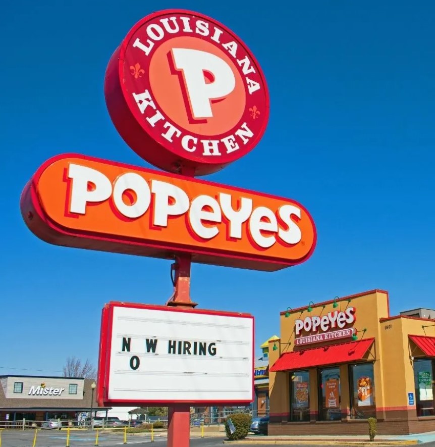 Customer sues Popeyes worker for attack after ripping out hair while trying to fix an incorrect order 4