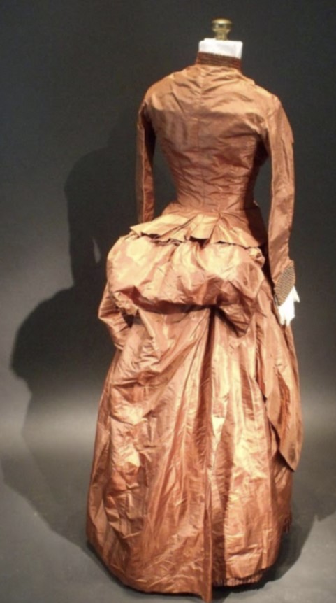 Experts reveal answer to mysterious codes hidden in 19th-century silk dress for more than 100 years 3