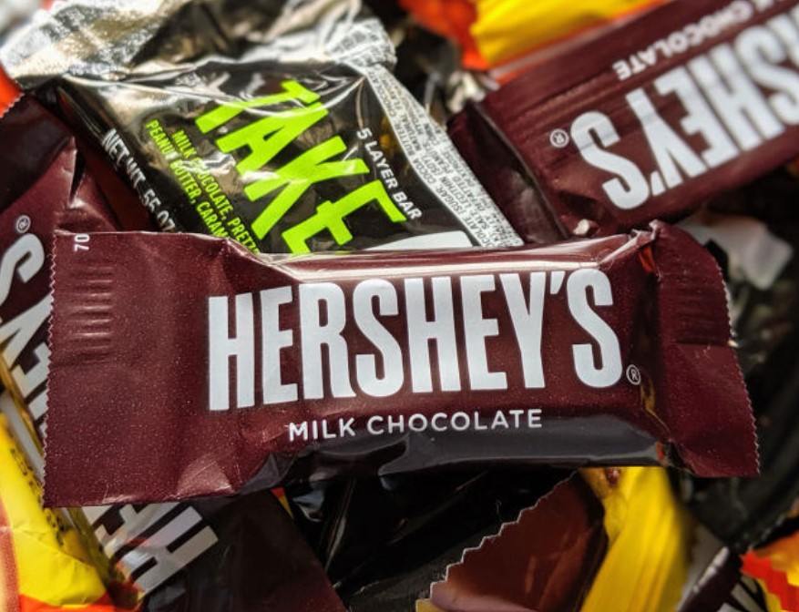 Florida woman sues Hershey after discovering their product did not look like packaging image 1