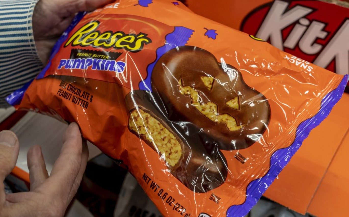 Florida woman sues Hershey after discovering their product did not look like packaging image 4