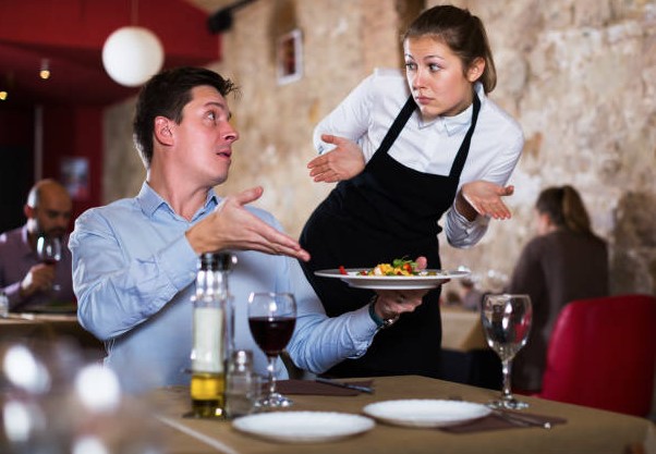 Man sparks debate after refusing to tip at a restaurant, stating that it is now 'out of control' 2