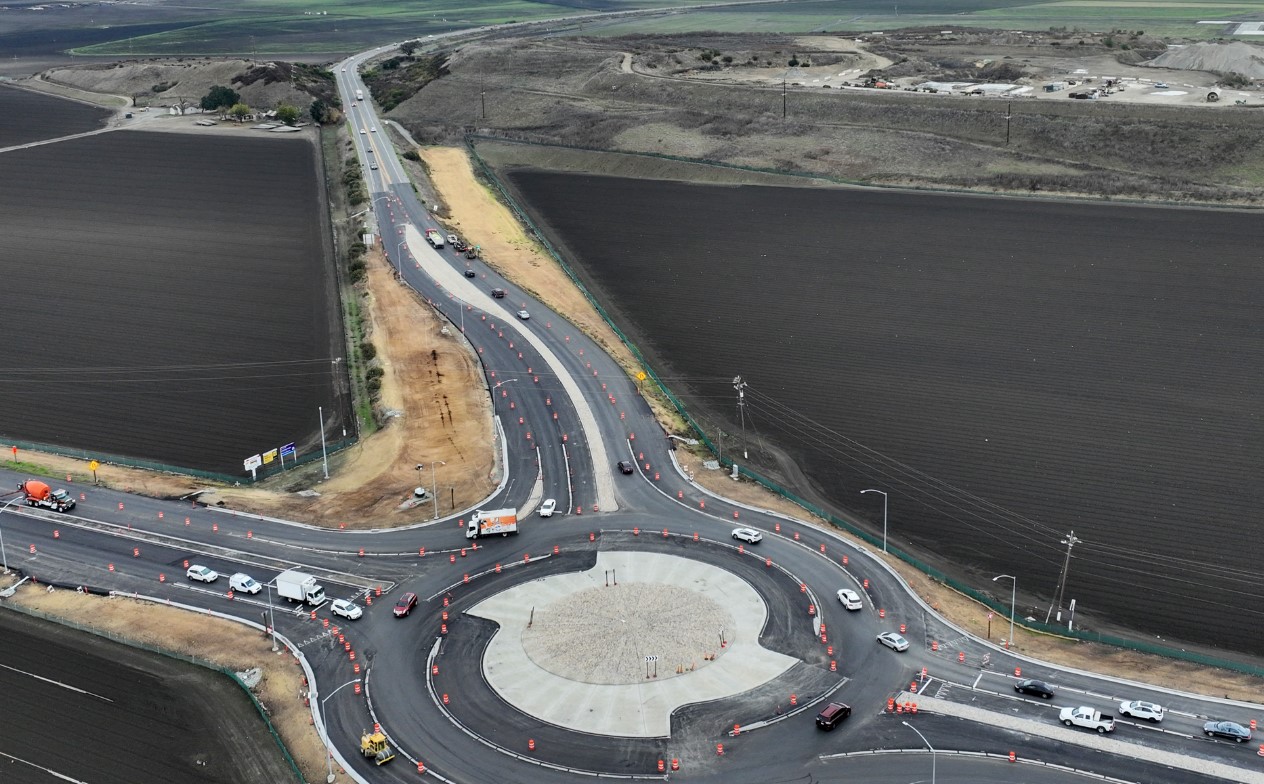 US first-ever roundabout officially opens leaving people baffling over its design 4