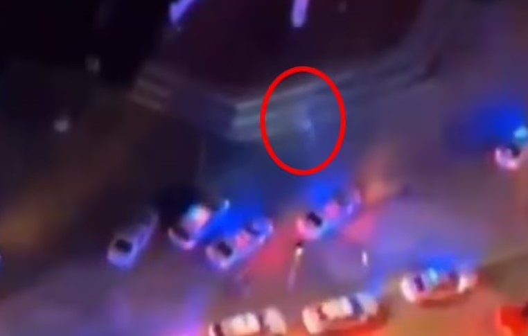Video captured 10-foot-tall Alien floating near cops, leaving people terrified 2