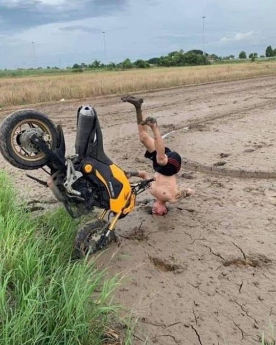 13+ funny unexpected accidents that make you hold your belly 8