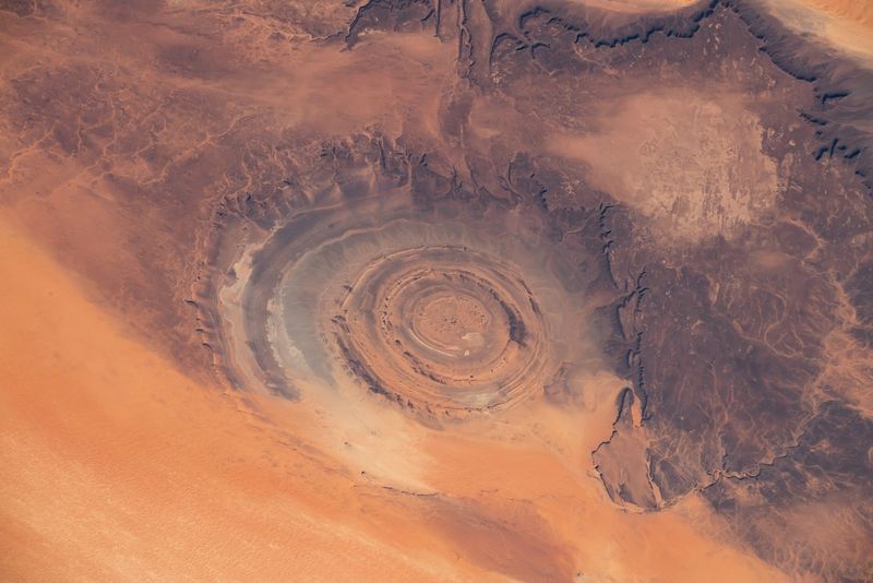 Experts amazed at eye of Sahara with its mysterious structure stare into space 4