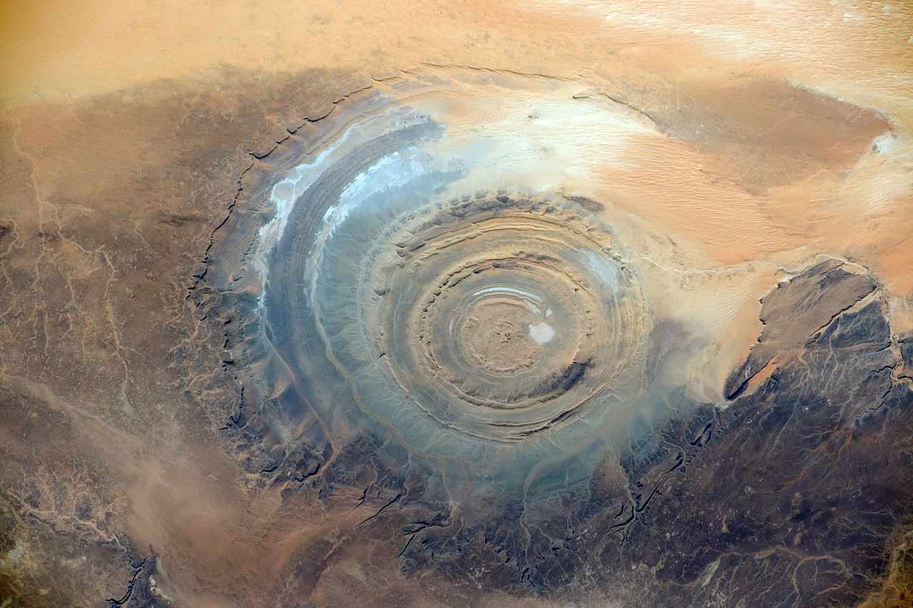 Experts amazed at eye of Sahara with its mysterious structure stare into space 2