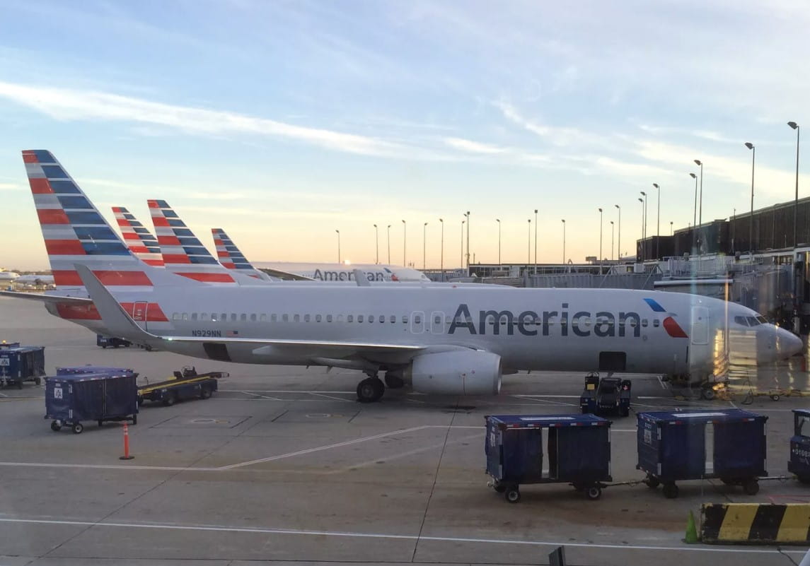 Male passenger who farted excessively left American Airlines flight delayed 1