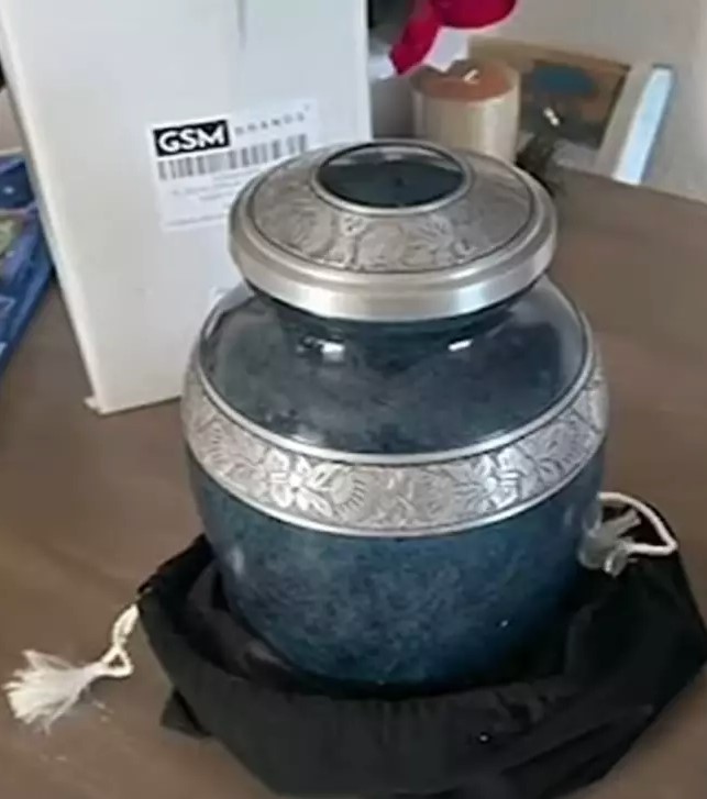 American man miraculously 'revived' after urn of his ashes was sent to family 4