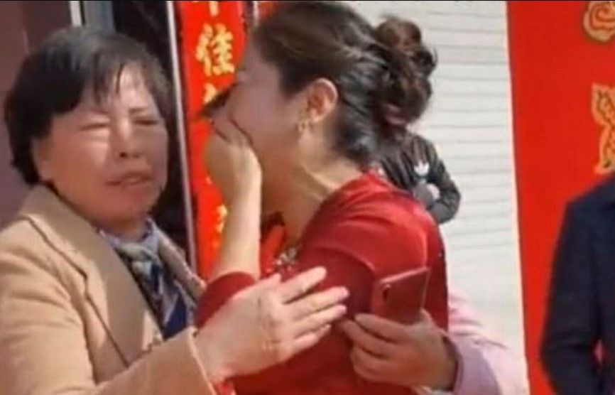 Groom's Mother discovers bride is her long-lost daughter on wedding day 2