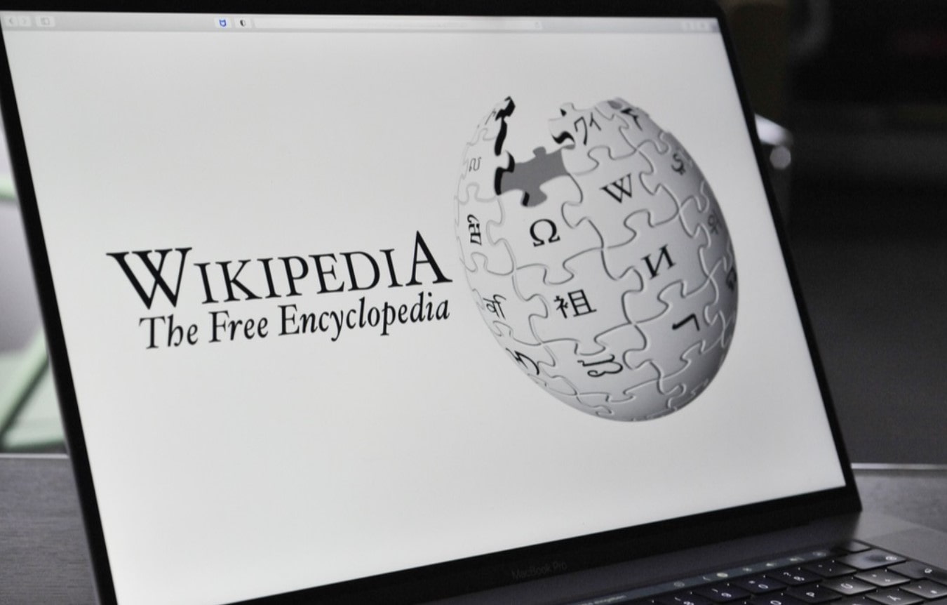 What does 'Wiki' in Wikipedia stands for? 1