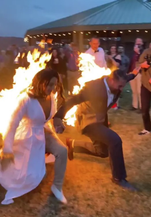 Bride and groom set themselves on fire during their wedding 3