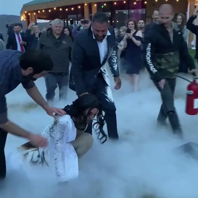 Bride and groom set themselves on fire during their wedding 4