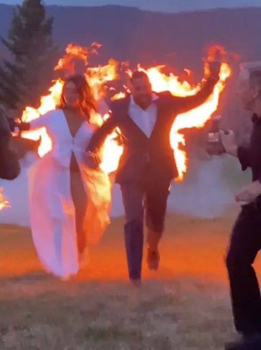 Bride and groom set themselves on fire during their wedding 2