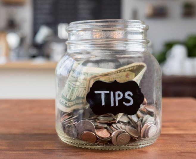 Coffee shop prohibits tipping, raising employee pay to $18 an hour 5