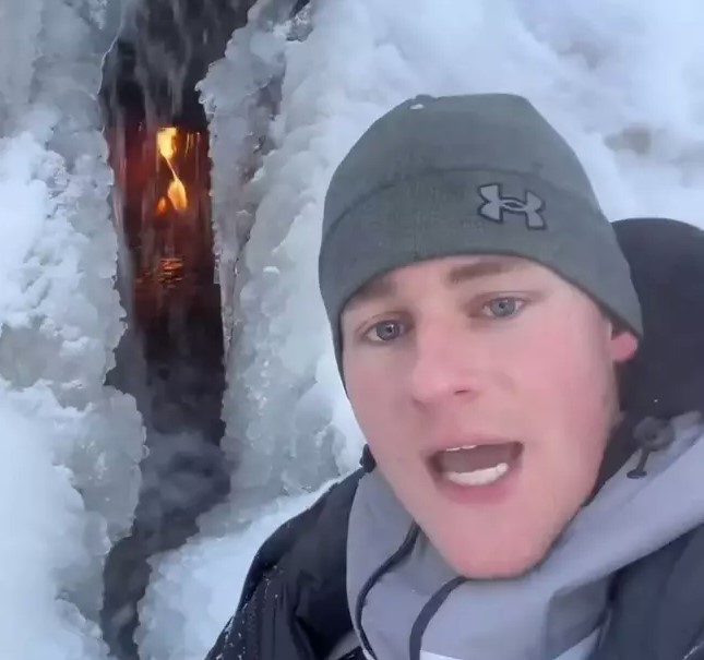 Man discovers one of Planet Earth's nine 'eternal flames' inside a New York's waterfall 2