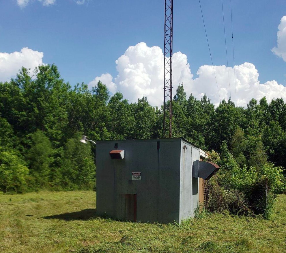People were stunned after 200-foot radio tower disappeared without a trace 4