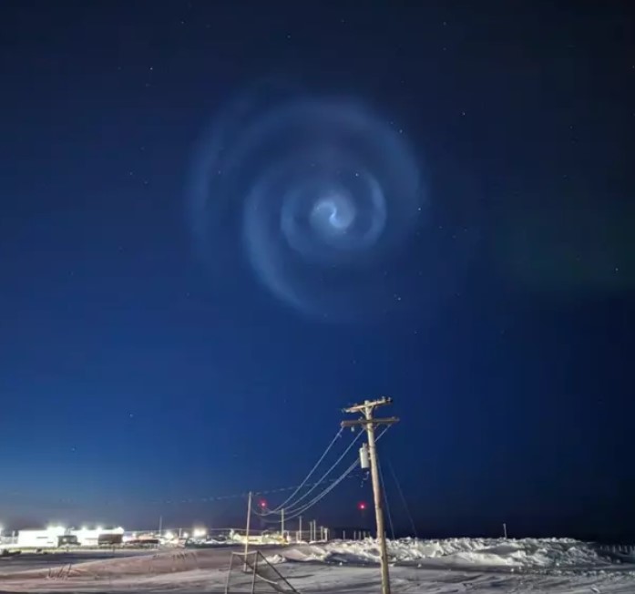 People were stunned after witnessing mysterious giant spirals in the sky 2