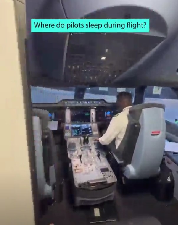 People were stunned after witnessing where pilots sleep during flight 1