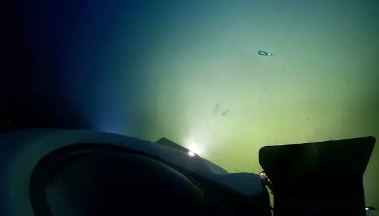 People were stunned after spotting beer bottle at the deepest point of the ocean 3