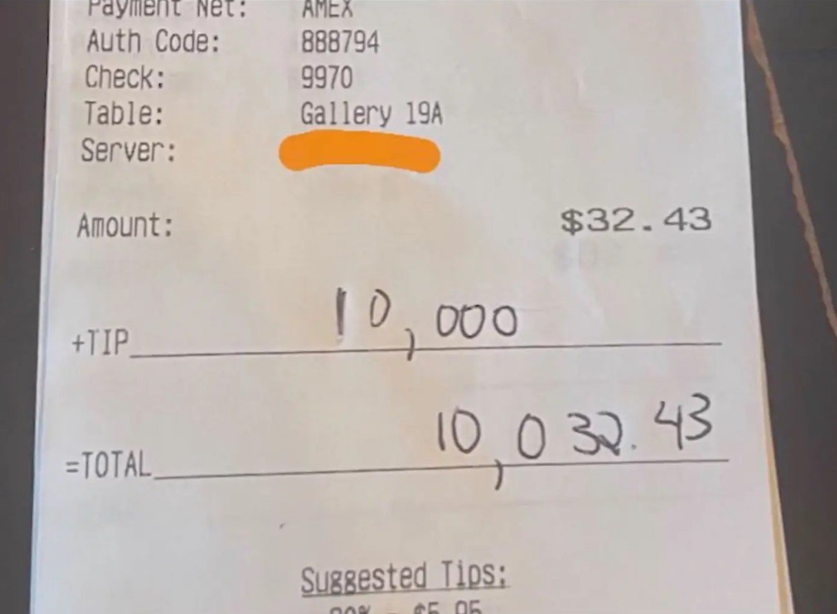 Server fired after receiving whopping $10,000 tip leaving people baffled 2