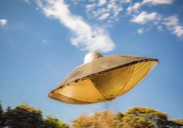 Clearest-ever UFO footage captured by pilot caused concern among authorities 4